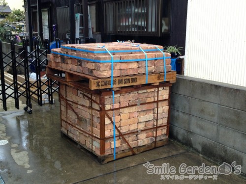 明石市 加古川市 播磨町 稲美町 庭 デザイン レンガ搬入