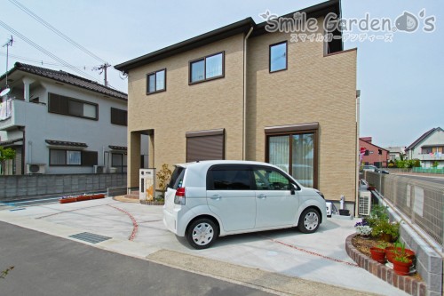 曲線デザイン 駐車場 加古川