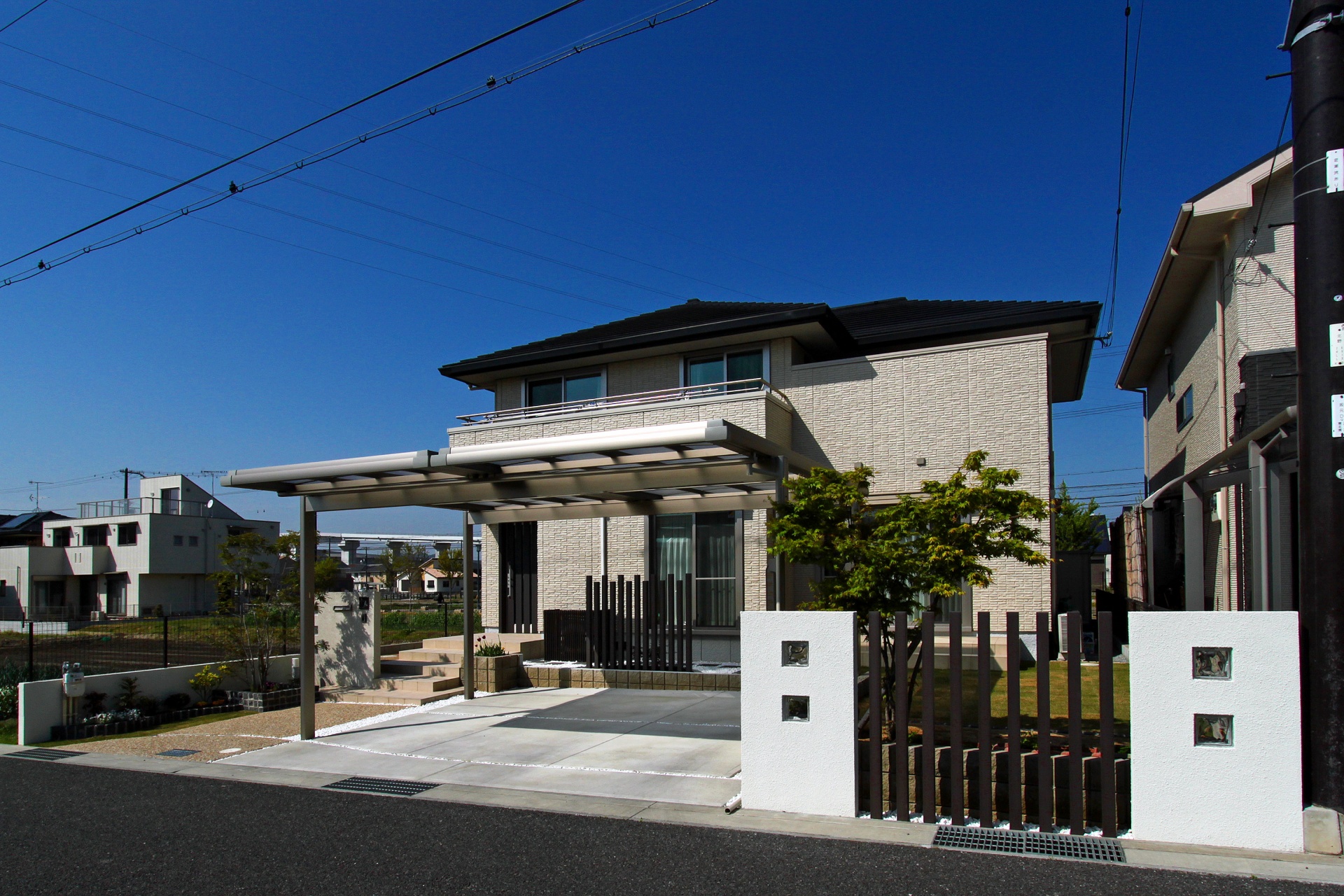 スタイリッシュな三協アルミ　Ｕスタイルのカーポート　Ｋ様邸～加古川市～