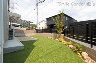 庭植栽　タカショーセラウッディ　人工芝